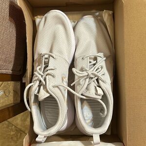 Nike Roshe Run Light Bone/White Size 8.5 women’s